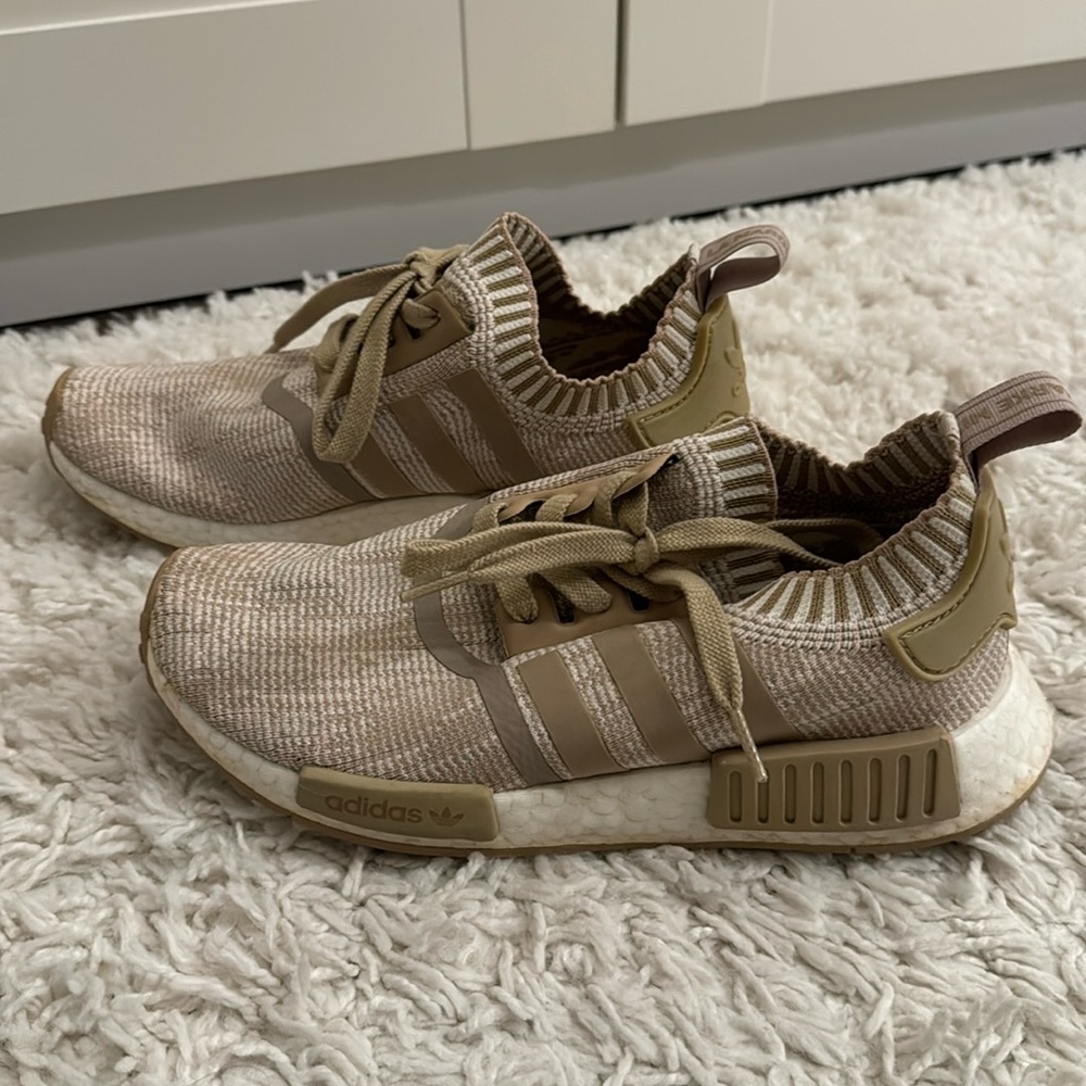 Beige Adidas Sneakers